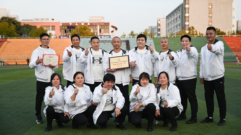 3、拔河比賽勇奪第一_副本.jpg
